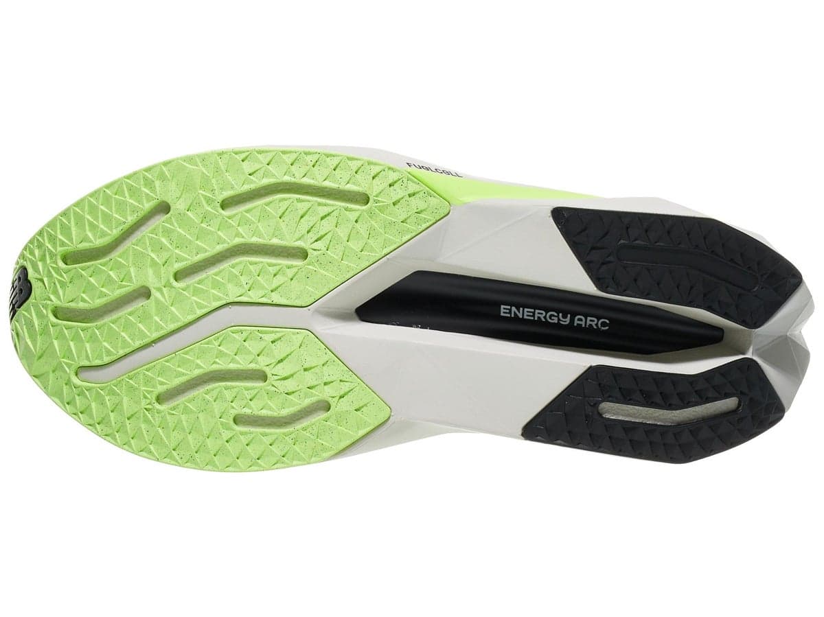 New Balance FuelCell SuperComp Trainer v3 — outsole view